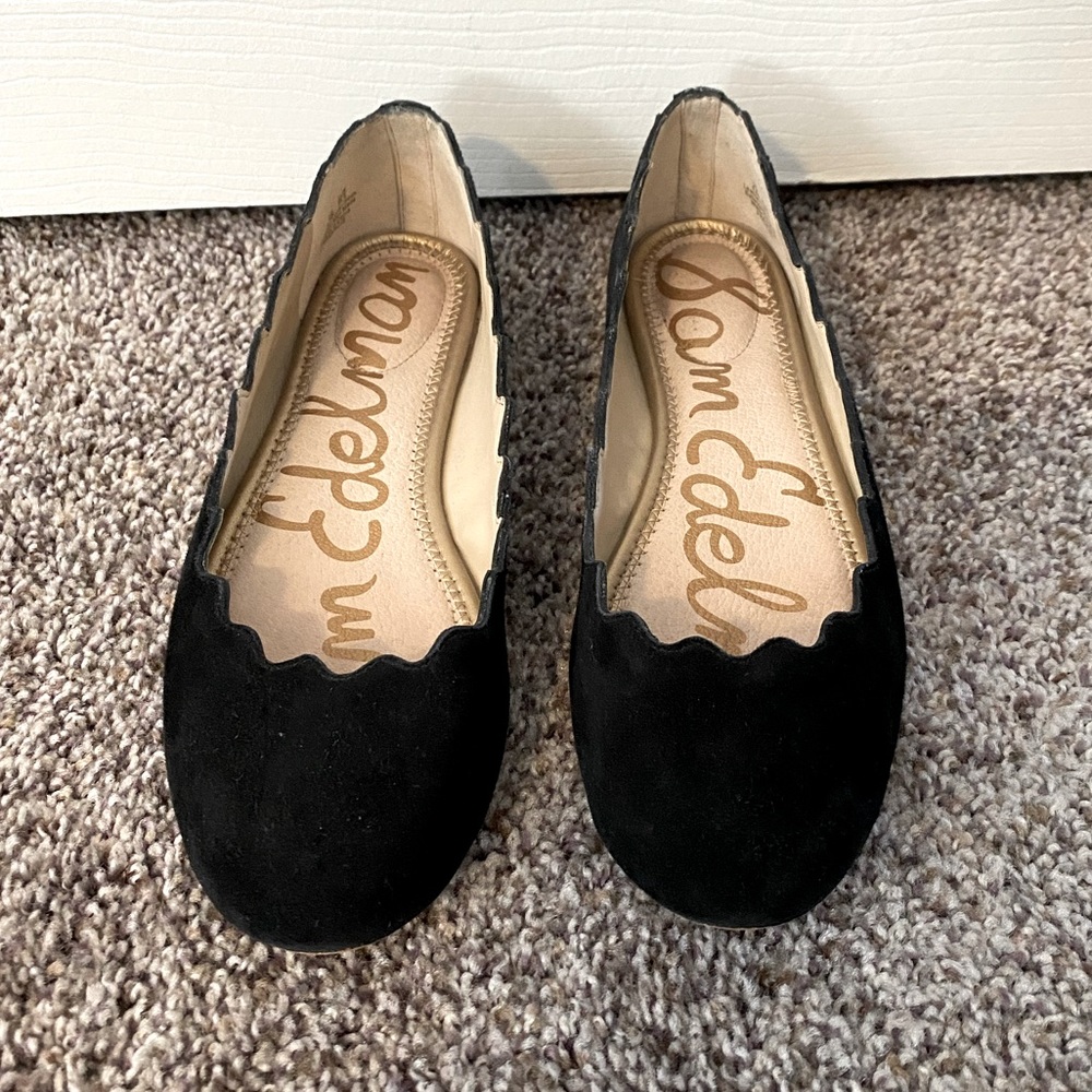 Sam Edelman Black Scallop Flats Size 5.5